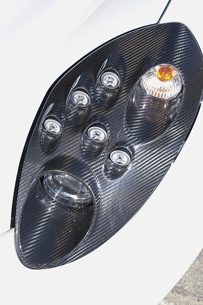 Alfa Romeo 4C headlight