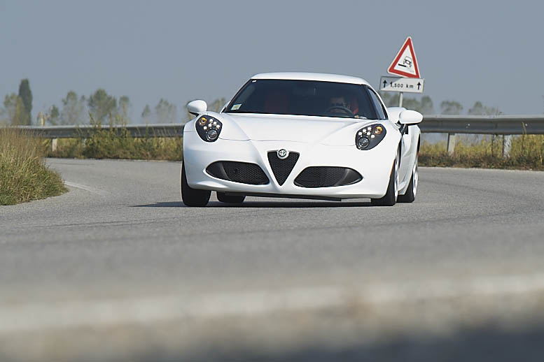 Alfa Romeo 4C front white