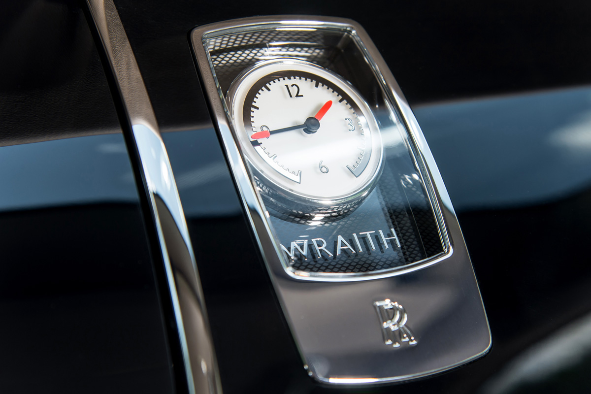 Rolls-Royce Wraith clock