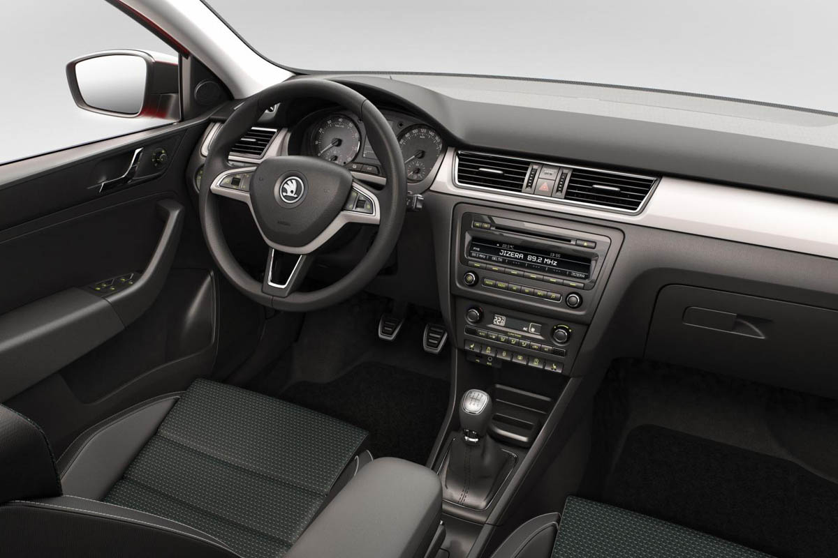 Skoda Rapid Spaceback interior dashboard