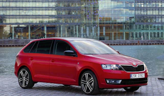 Skoda Rapid Spaceback red