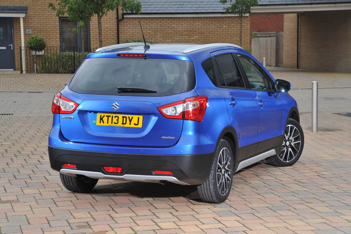 Suzuki SX4 S-Cross boost blue rear