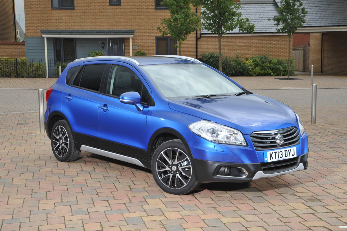 Suzuki SX4 S-Cross boost blue front