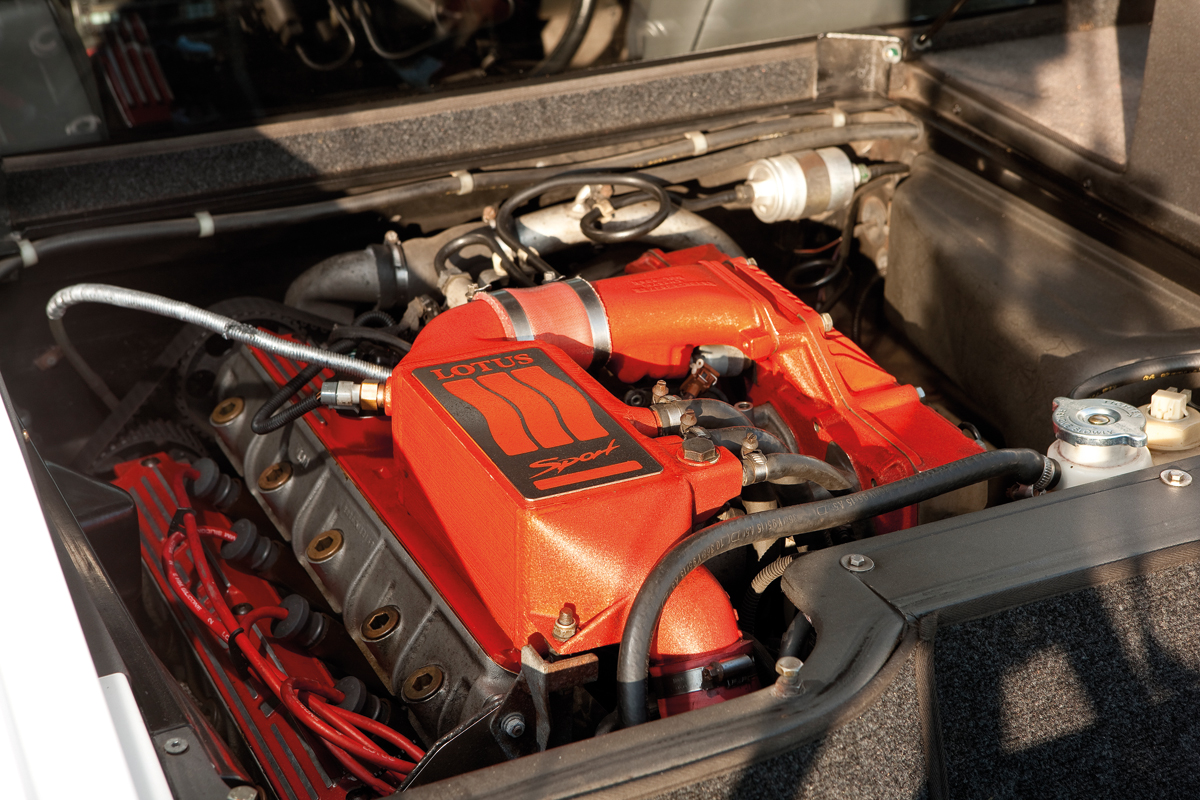 Lotus Esprit engine