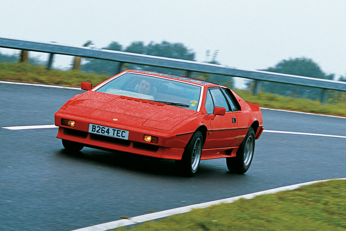 Lotus Esprit cornering