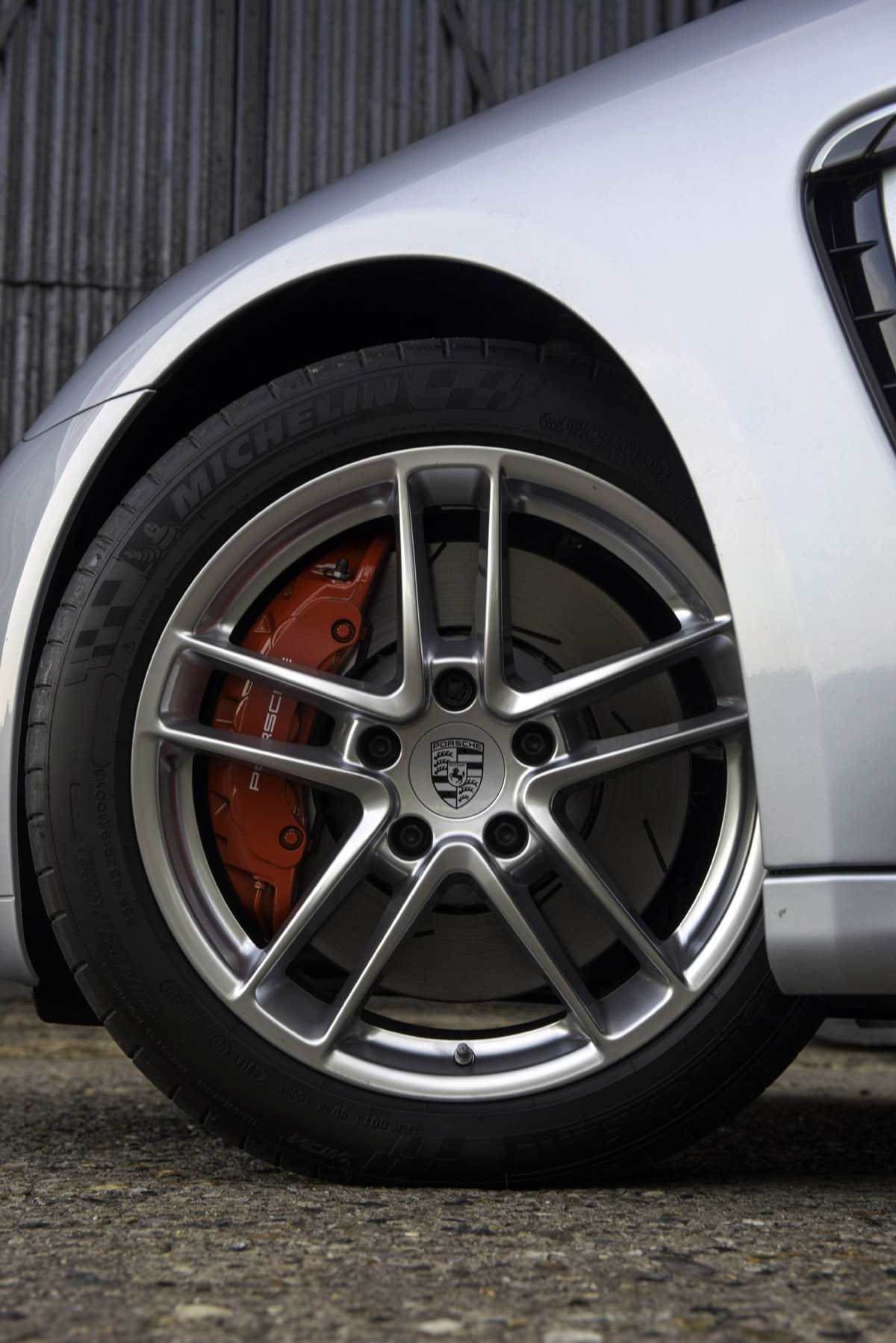 New Porsche Panamera Turbo alloy wheel