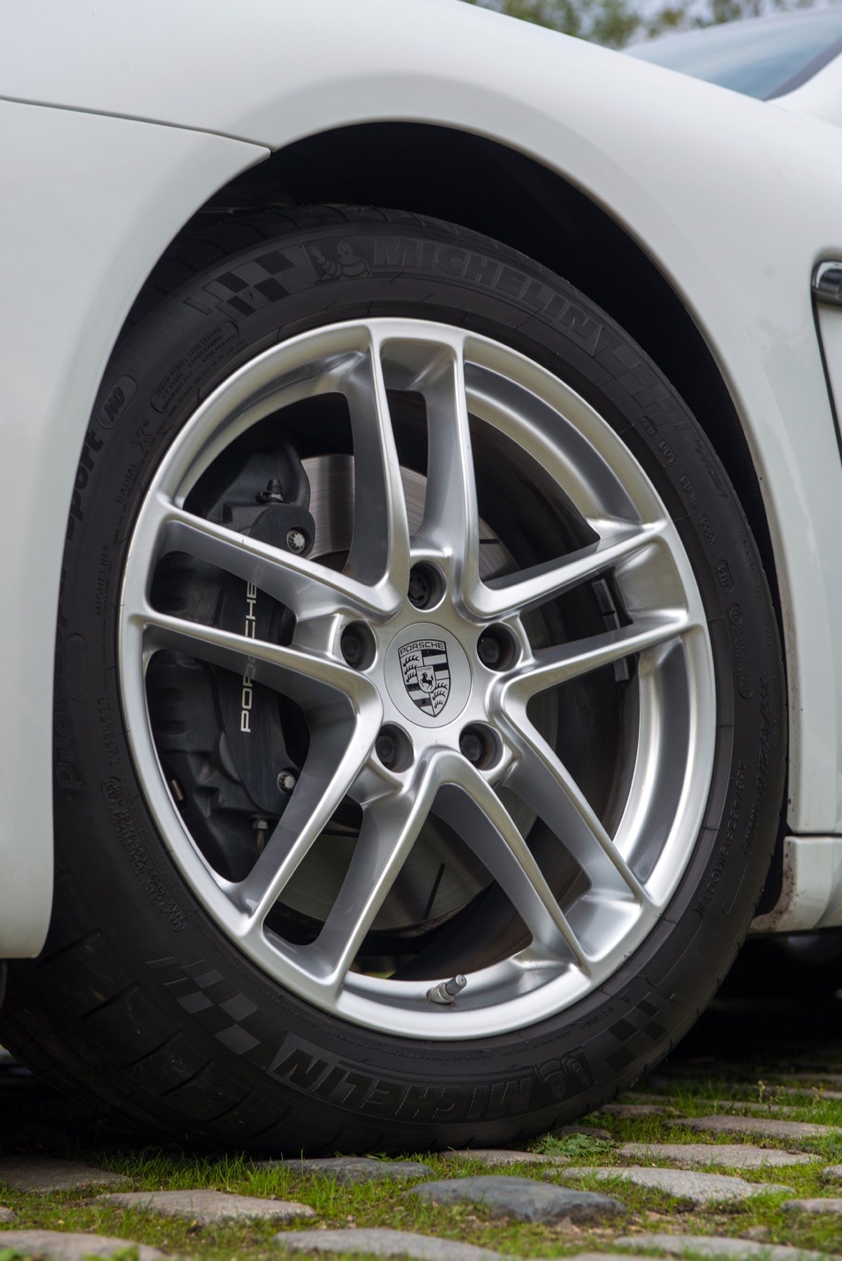 Porsche Panamera Diesel alloy wheel