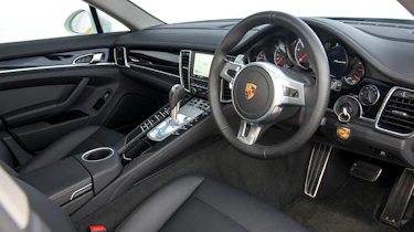 Porsche Panamera Diesel interior dashboard