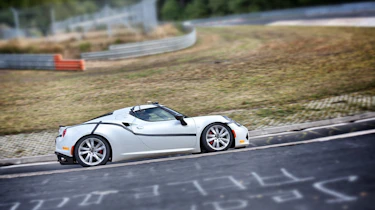 Alfa Romeo 4C posts 8:04 Ring time: video