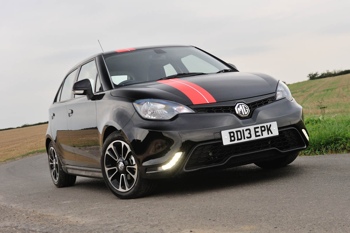 MG3 black and red