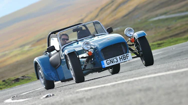 Caterham Seven 160 drift sideways