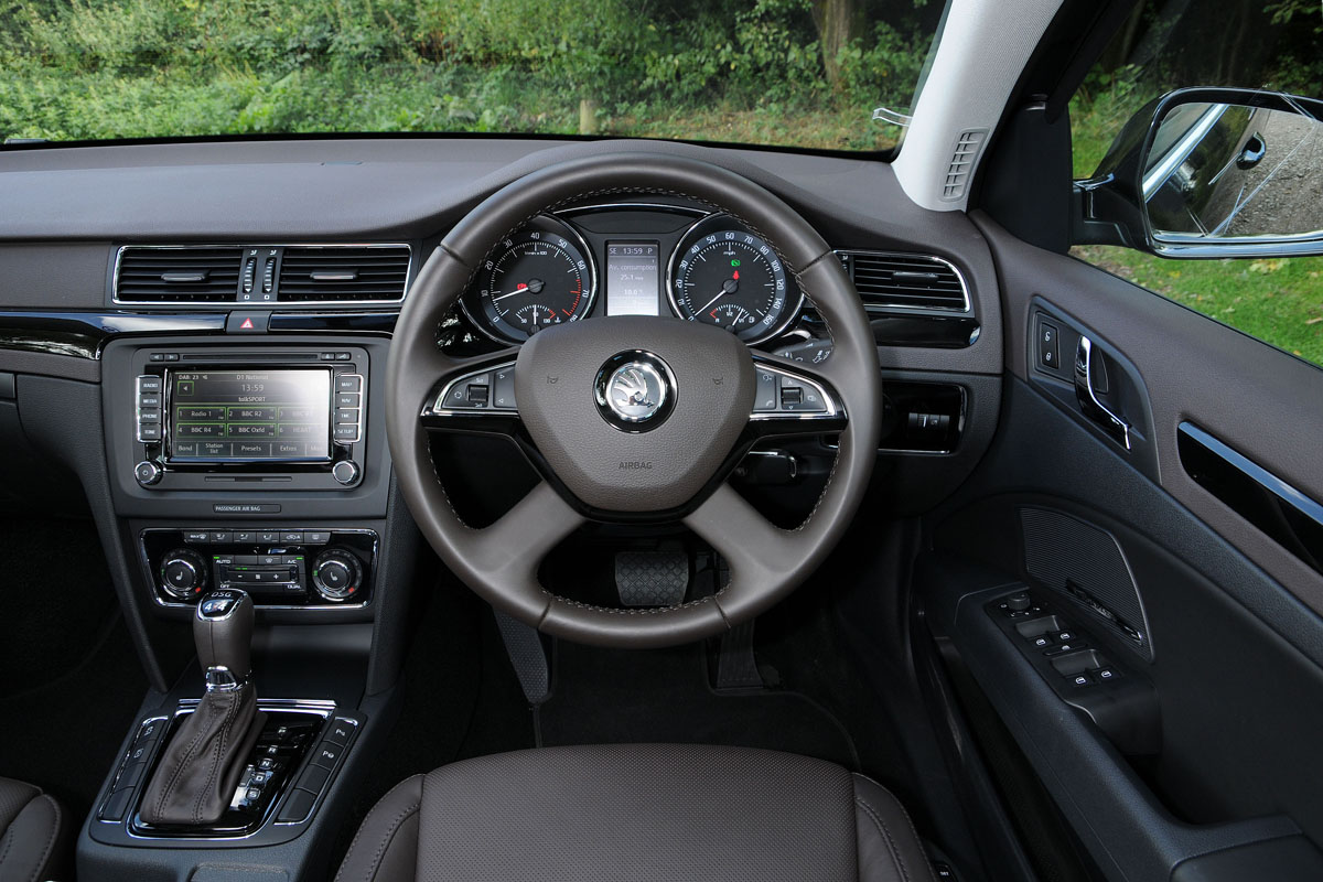 Skoda Superb V6 Laurin &amp;#038; Klement interior dashboard