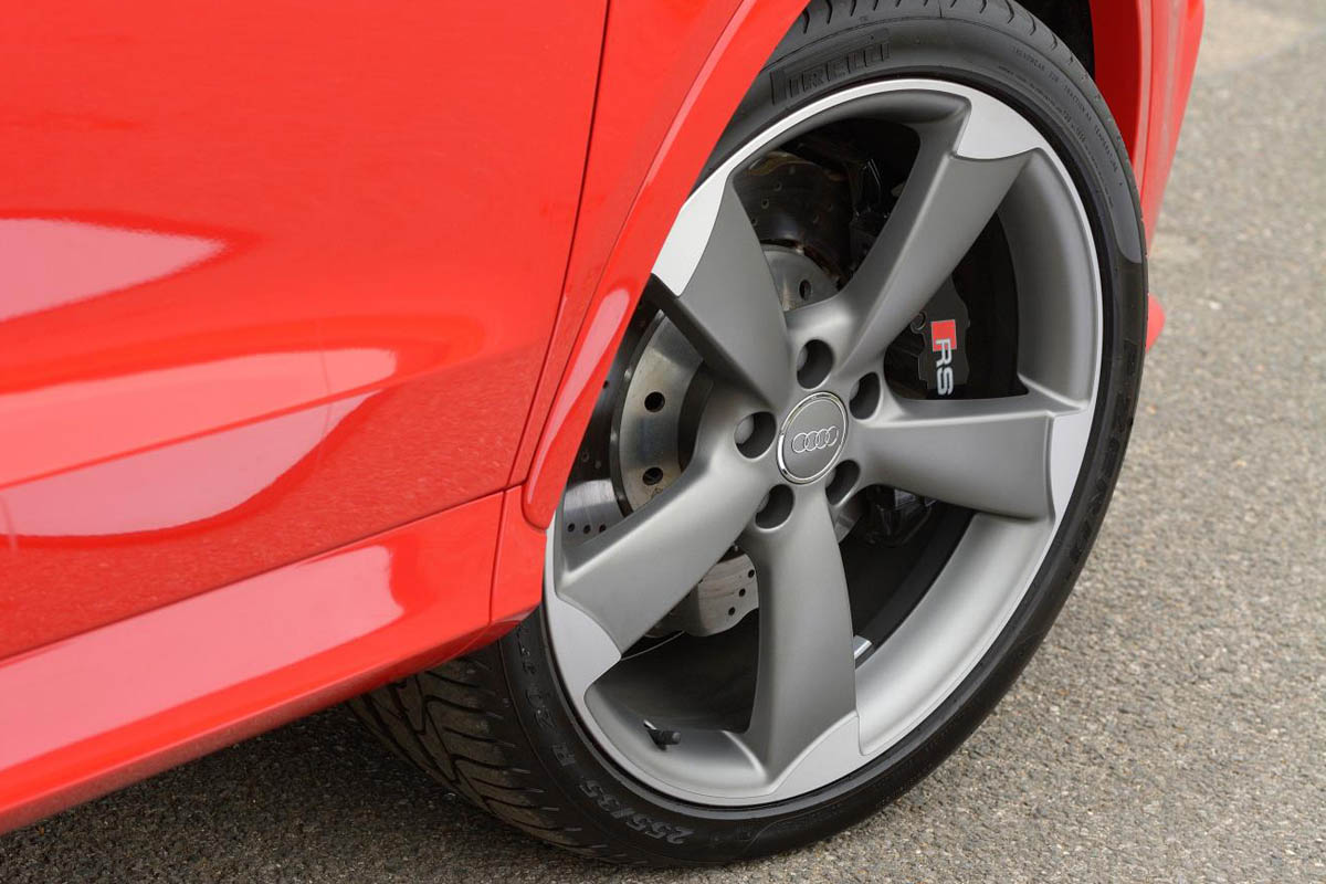 Audi RS Q3 alloy wheel
