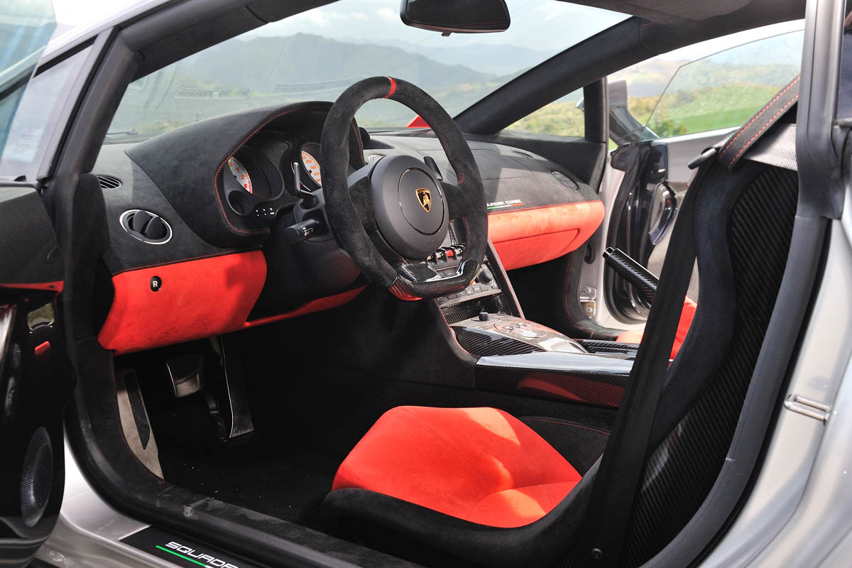Lamborghini Gallardo Squadra Corse interior dashboard