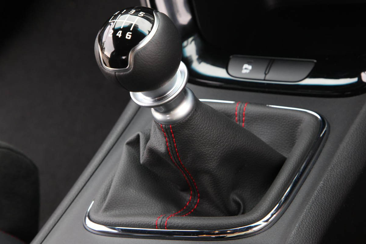 Kia Proceed GT six-speed manual gear stick