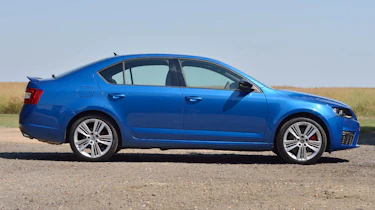 Skoda Octavia vRS blue side profile