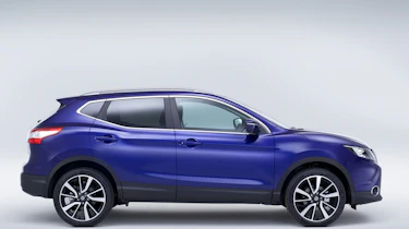 2014 Nissan Qashqai side