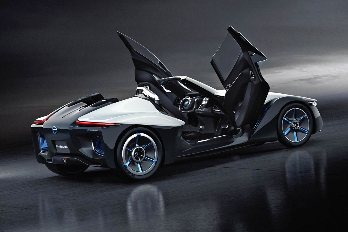 Nissan Bladeglider concept doors up