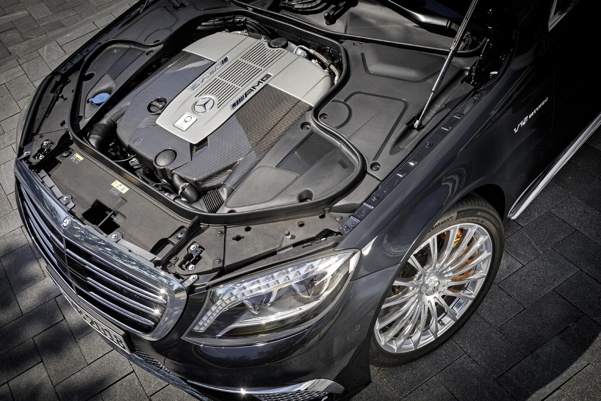 Mercedes S65 AMG engine