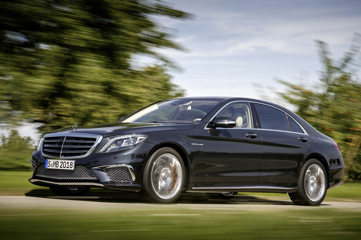 Mercedes S65 AMG front driving