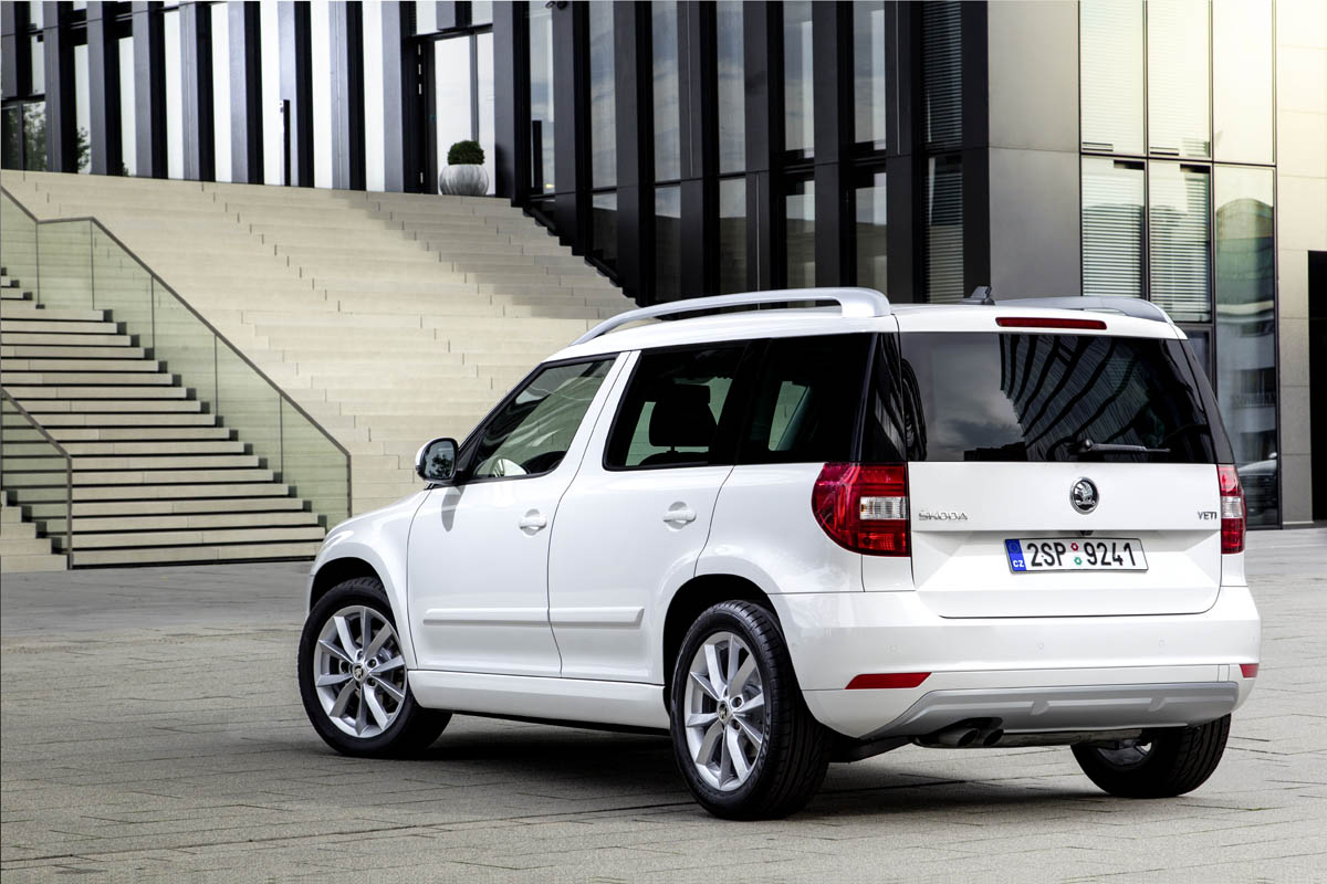 Skoda Yeti City white rear