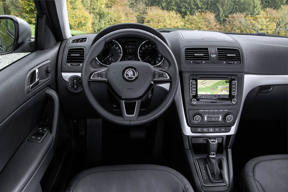 Skoda Yeti Outdoor interior dashboard steering wheel