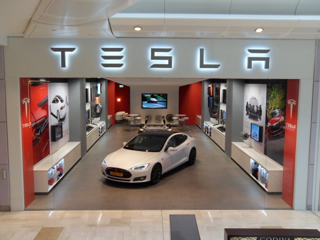 Tesla Model S launched in the UK
