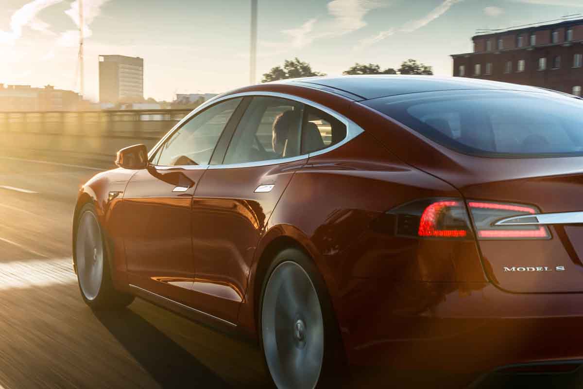 Tesla Model S launched in the UK