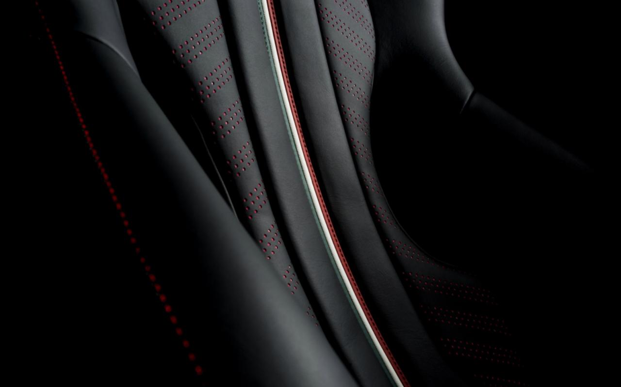 Ferrari 458 Italia Niki Lauda seat stripes