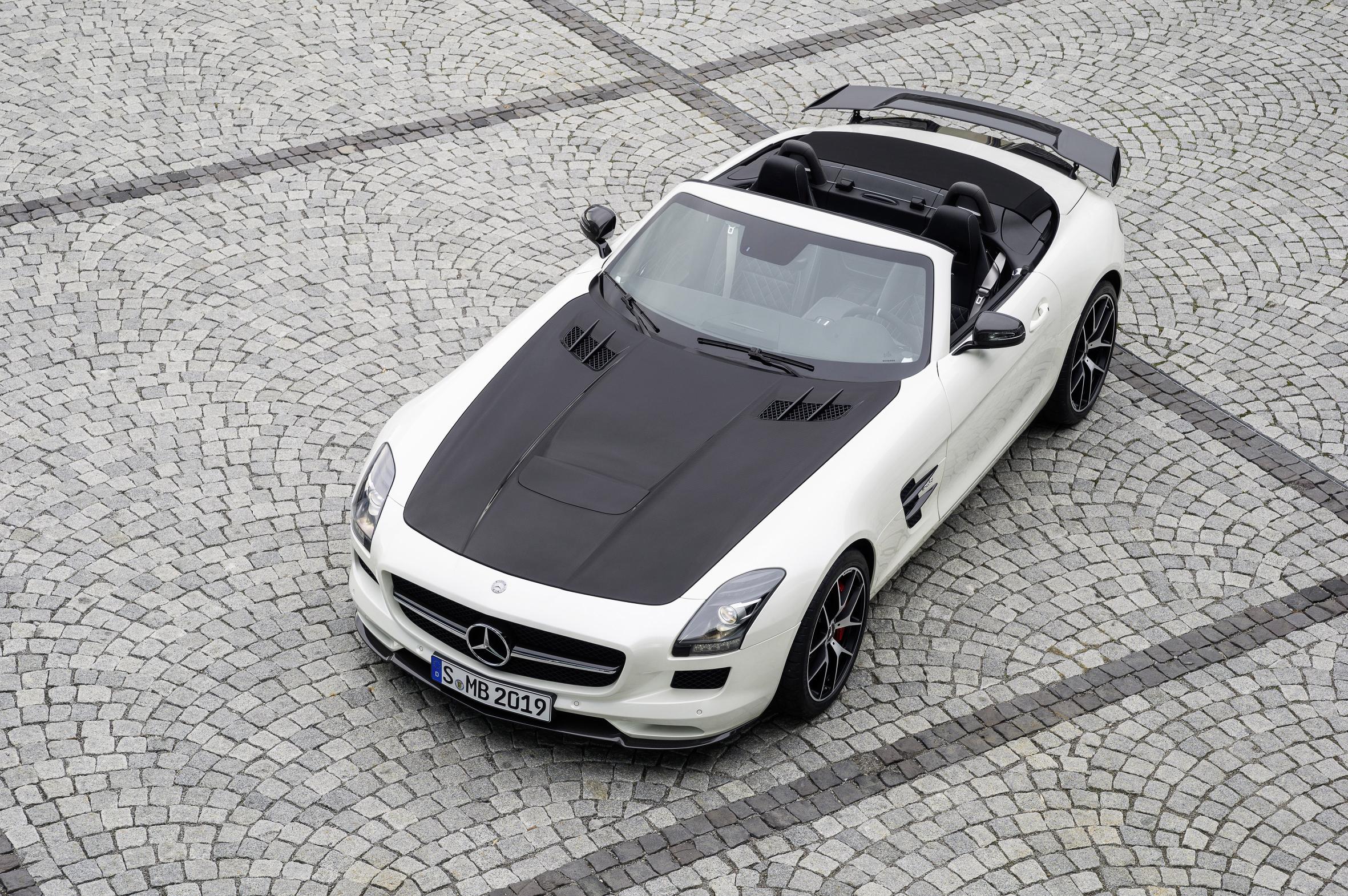 Mercedes SLS AMG GT Final Edition Roadster white