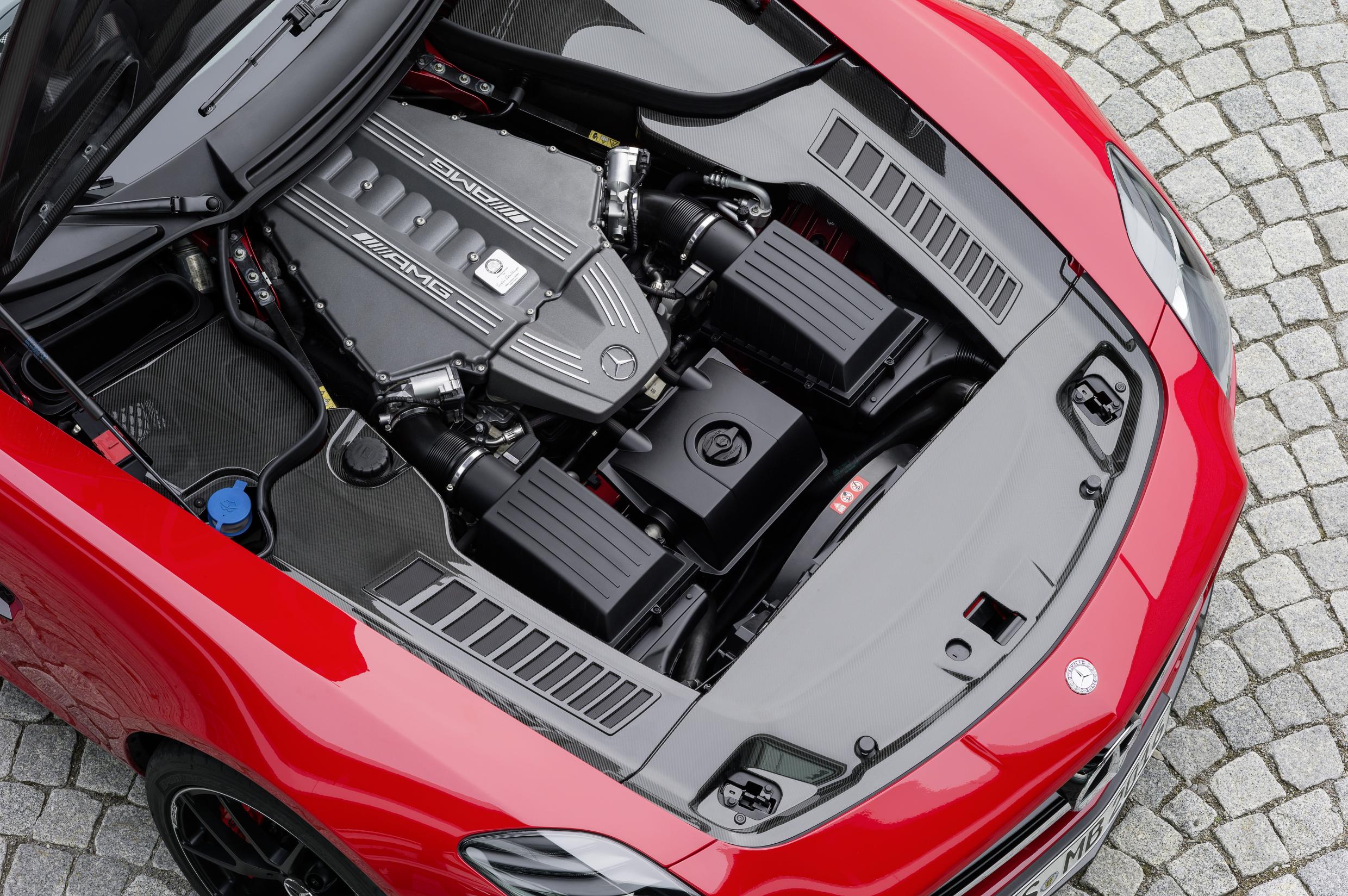 Mercedes SLS AMG GT Final Edition V8 engine