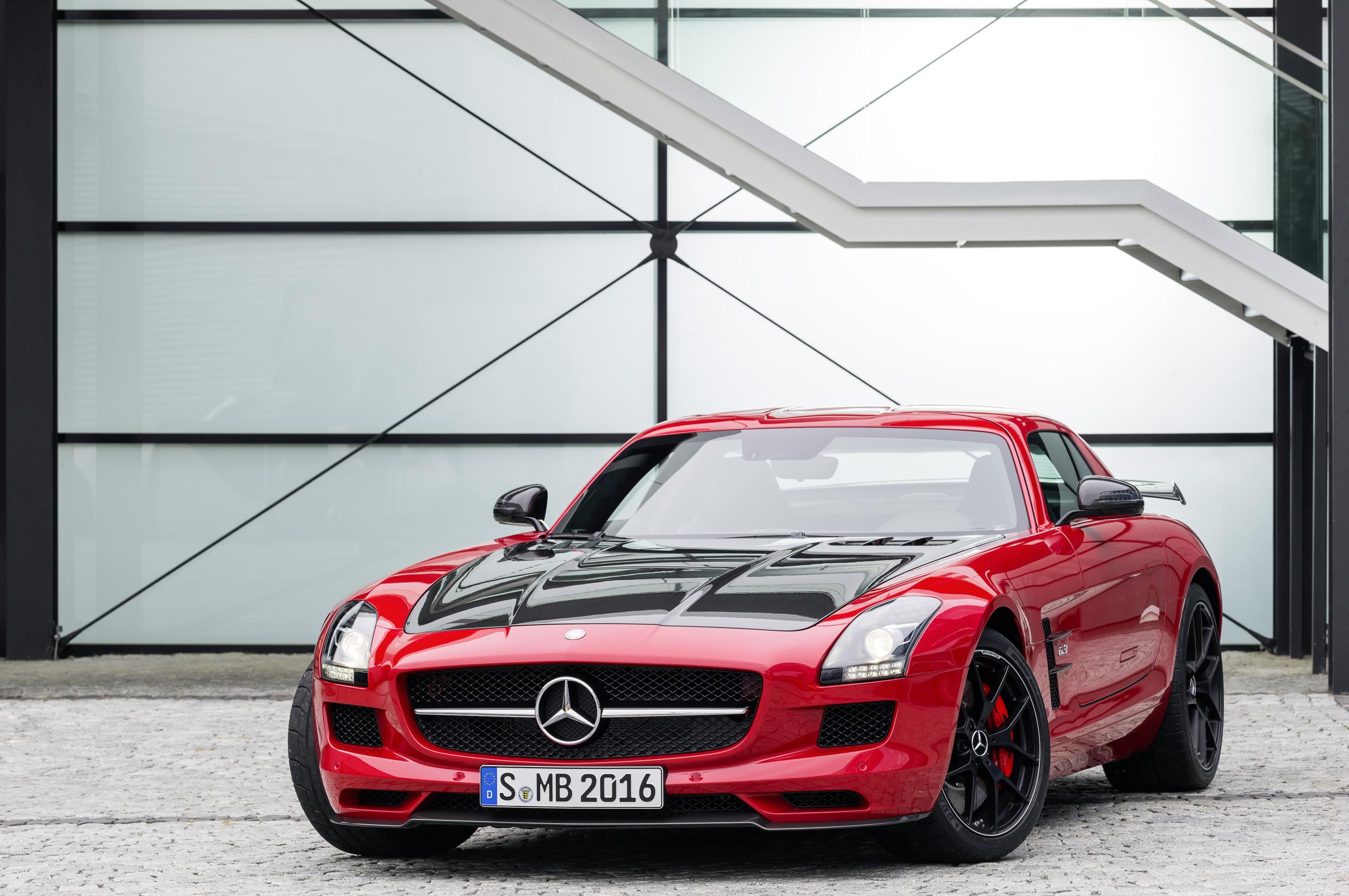 Mercedes SLS AMG GT Final Edition coupe red
