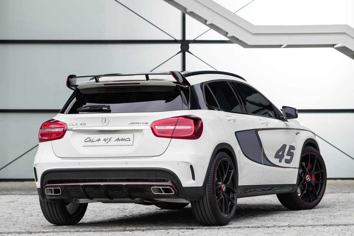 Mercedes GLA45 AMG Concept rear spoiler