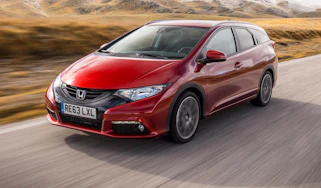 Honda Civic Tourer red