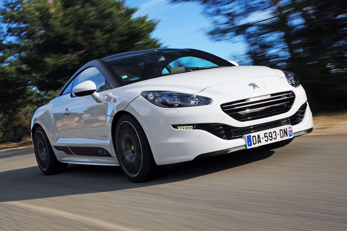 Peugeot RCZ R white front