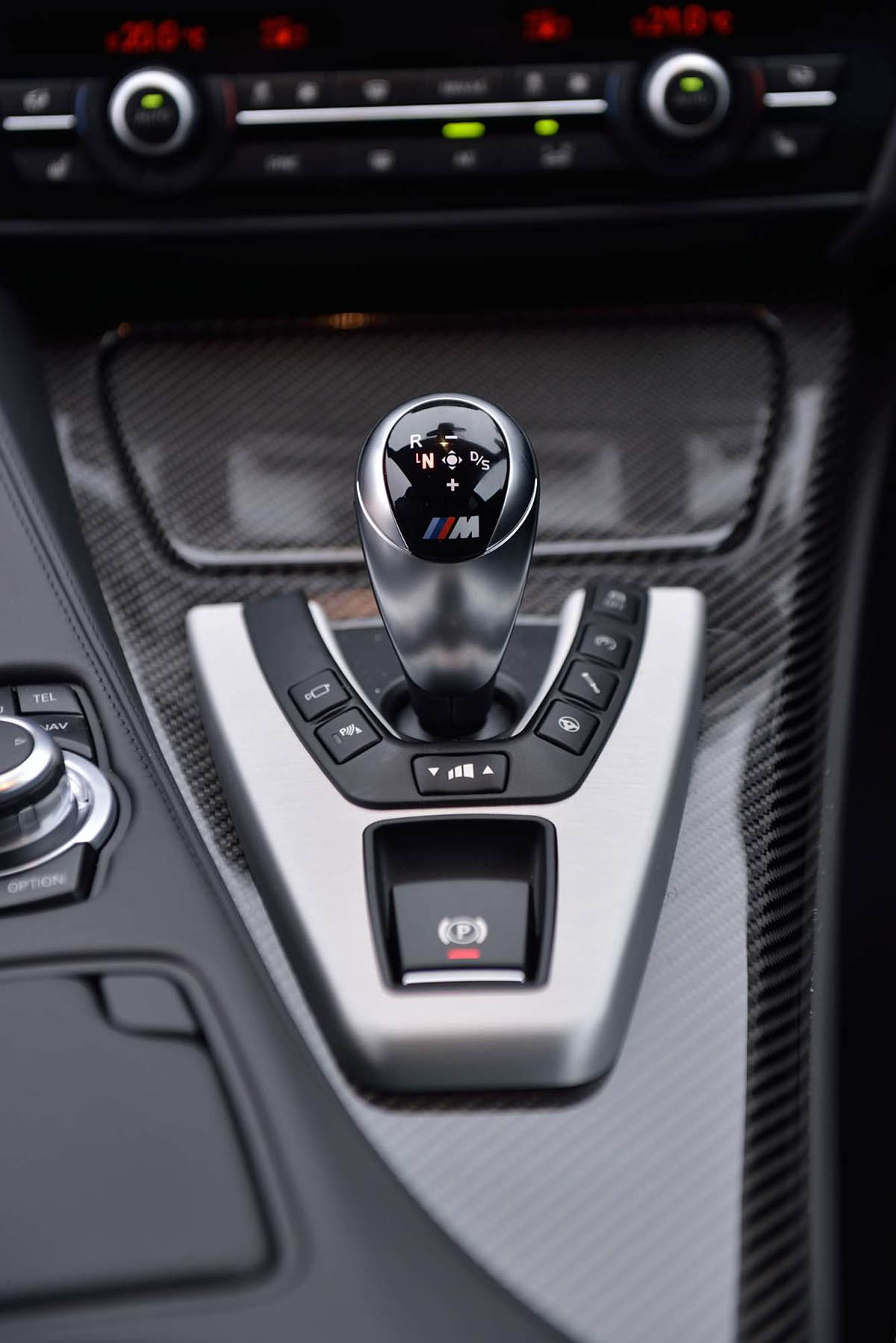 BMW M6 Competition Package gear selector