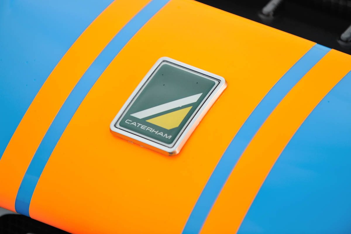 Caterham 620R badge Gulf stripes