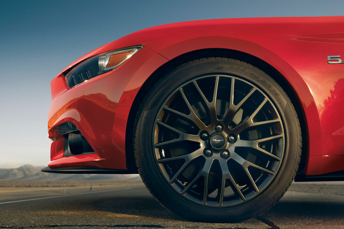 2014 Ford Mustang wheel