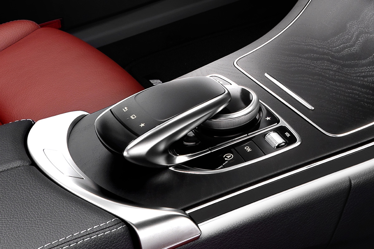 Mercedes C-class COMAND touchpad