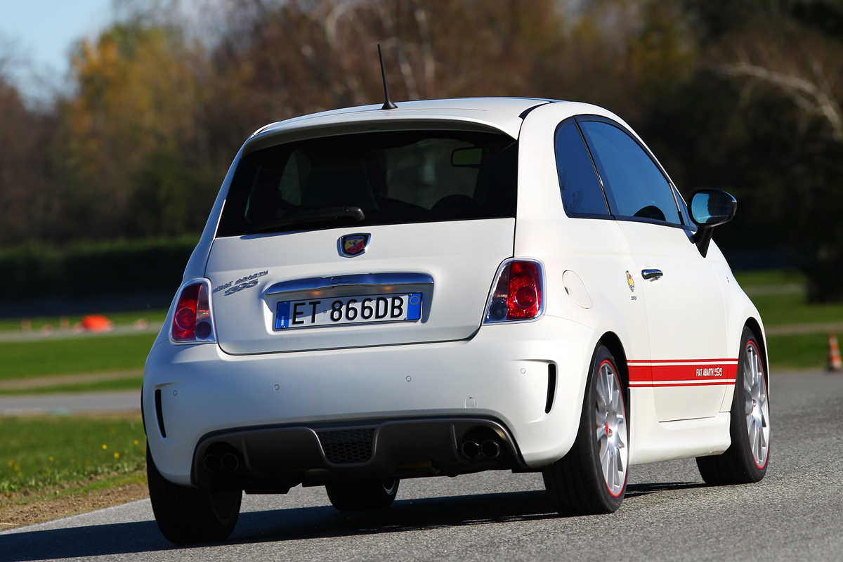 Abarth 595 50th Anniversary red and white rear