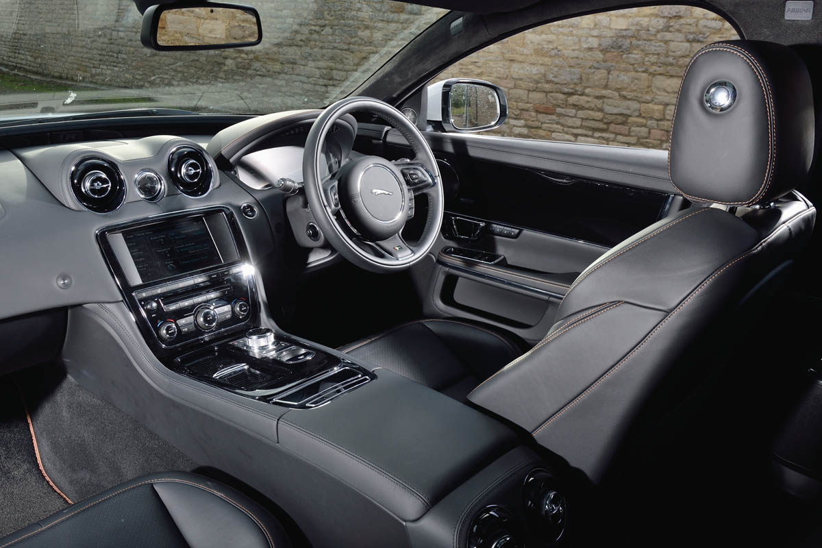 Jaguar XJR interior dashboard