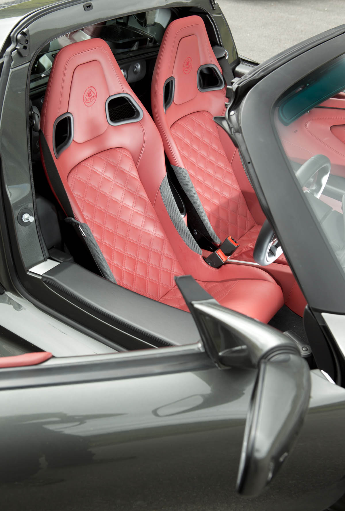 Lotus Exige S Roadster red sports seats