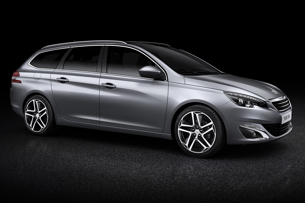 Peugeot 308 SW front quarter