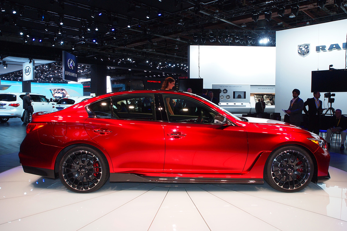 Infiniti Q50 Eau Rouge: Detroit show video
