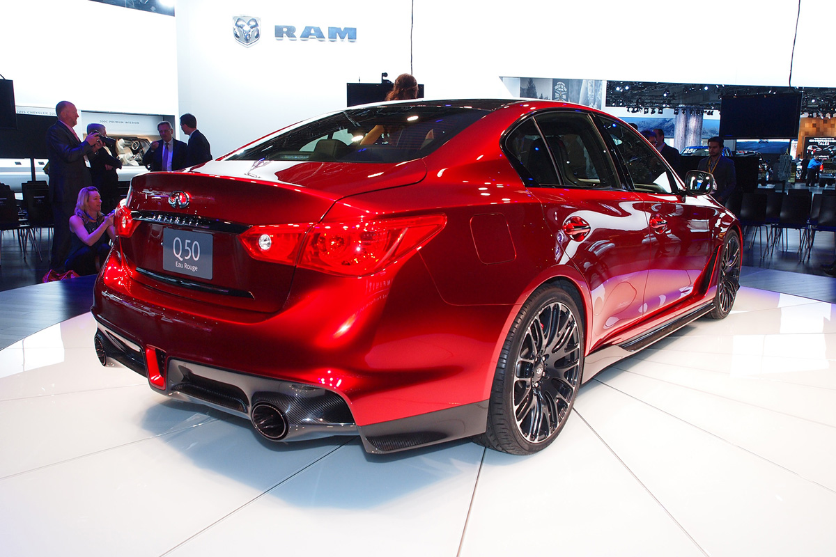 Infiniti Q50 Eau Rouge: Detroit show video