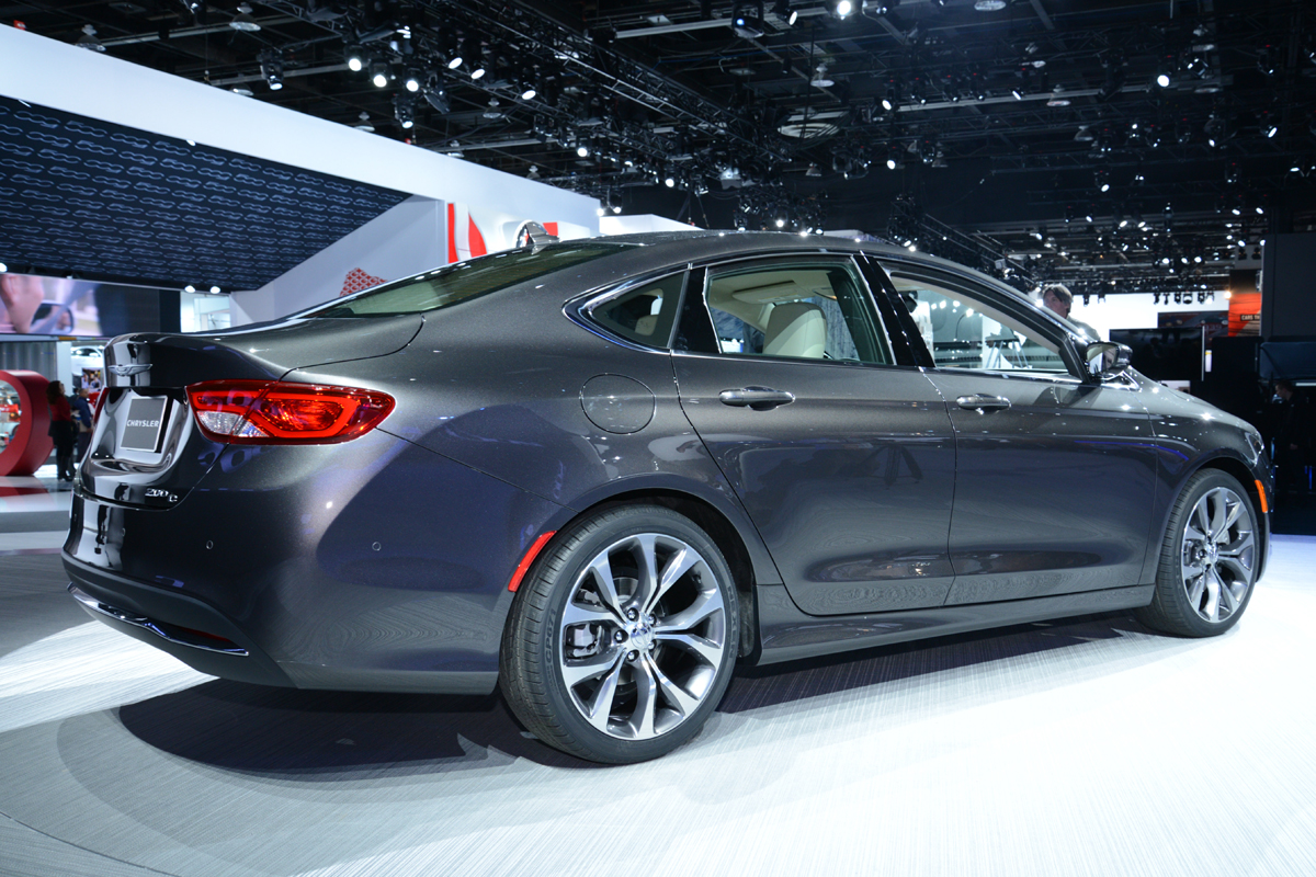 Chrysler 200C launched at Detroit