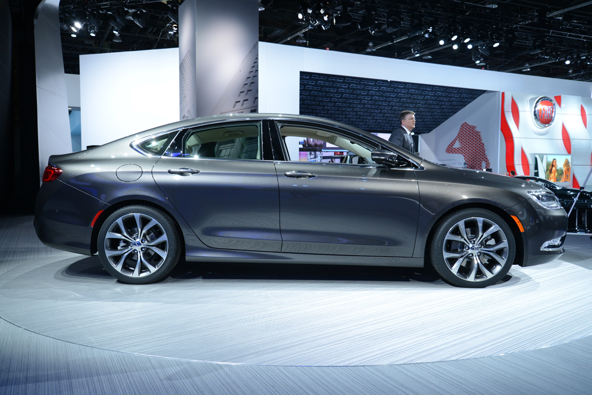 Chrysler 200C launched at Detroit