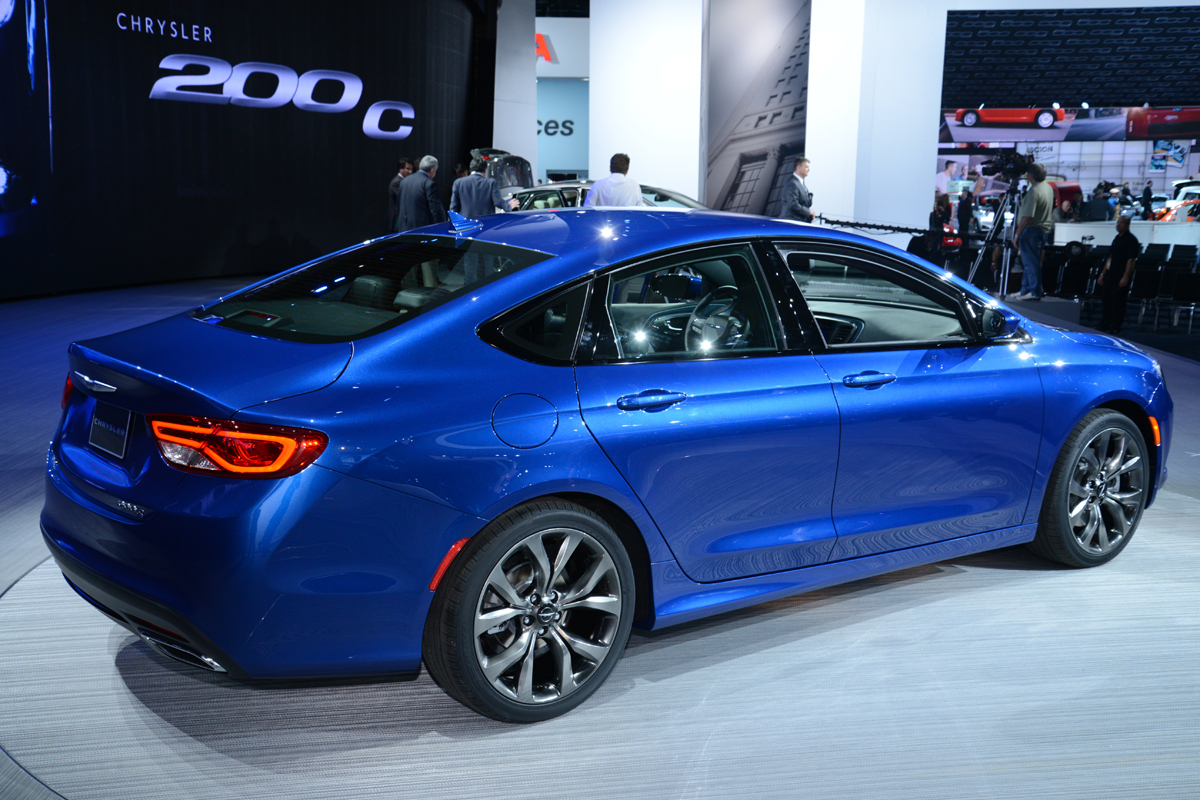 Chrysler 200C launched at Detroit
