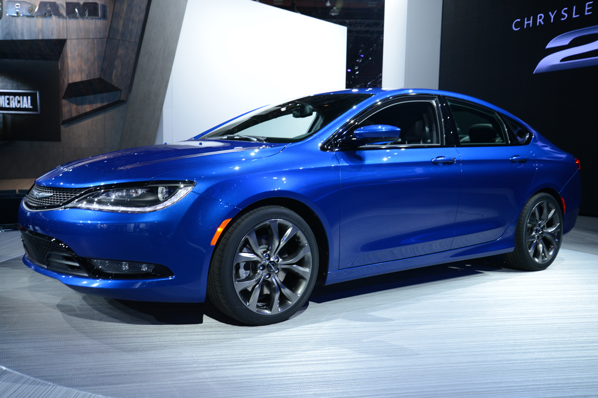 Chrysler 200C launched at Detroit