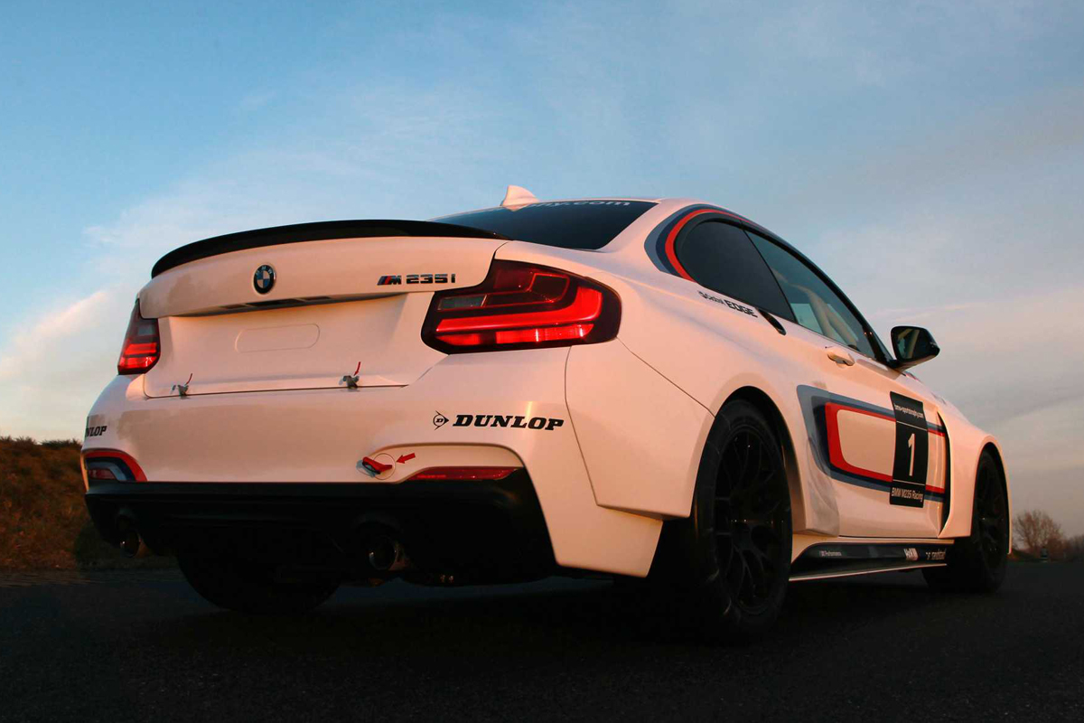 BMW M235i Racing